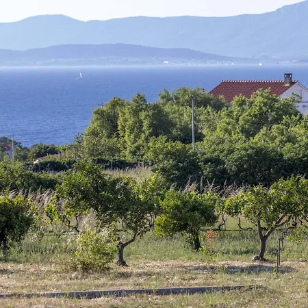 Baras Garden - House With Pool Σπίτι διακοπών Mirce