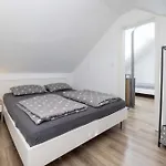 Dom wakacyjny Baras Garden - House With Pool