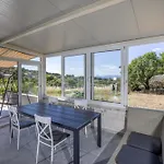 Baras Garden - House With Pool Mirce