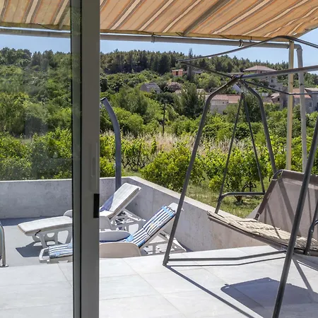Baras Garden - House With Pool *